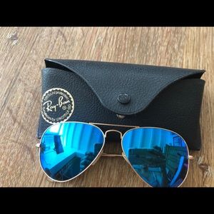 Blue ray ban aviators